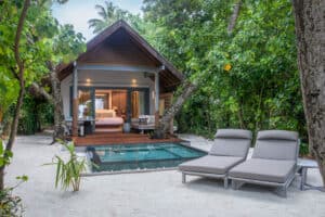 Vakkaru Maldives - beach villa with plunge pool exterior