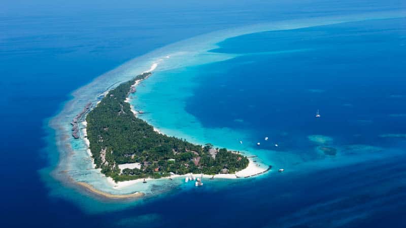 Maldives best scuba diving resorts - Kuramathi